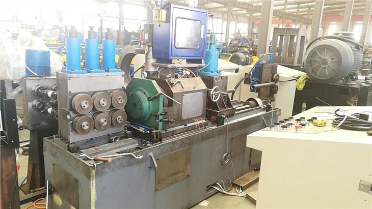 China Best Customized CNC Peeling Machine Centerless Lathe For Steel Bar China Best Customized CNC Peeling Machine Centerless Lathe For Steel Bar